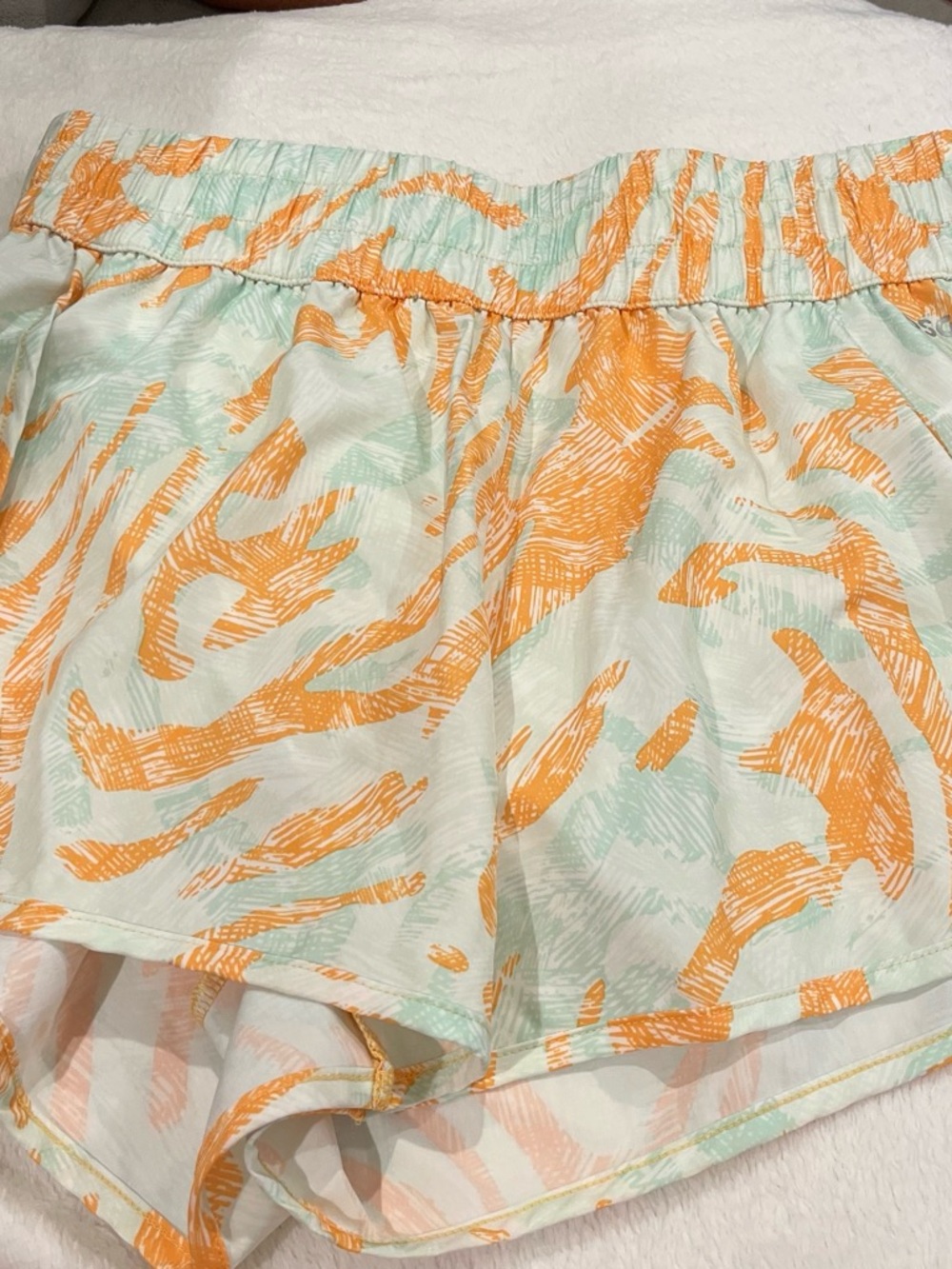 DSG Mint Green & Orange Printed Elastic-Waist Athletic Shorts